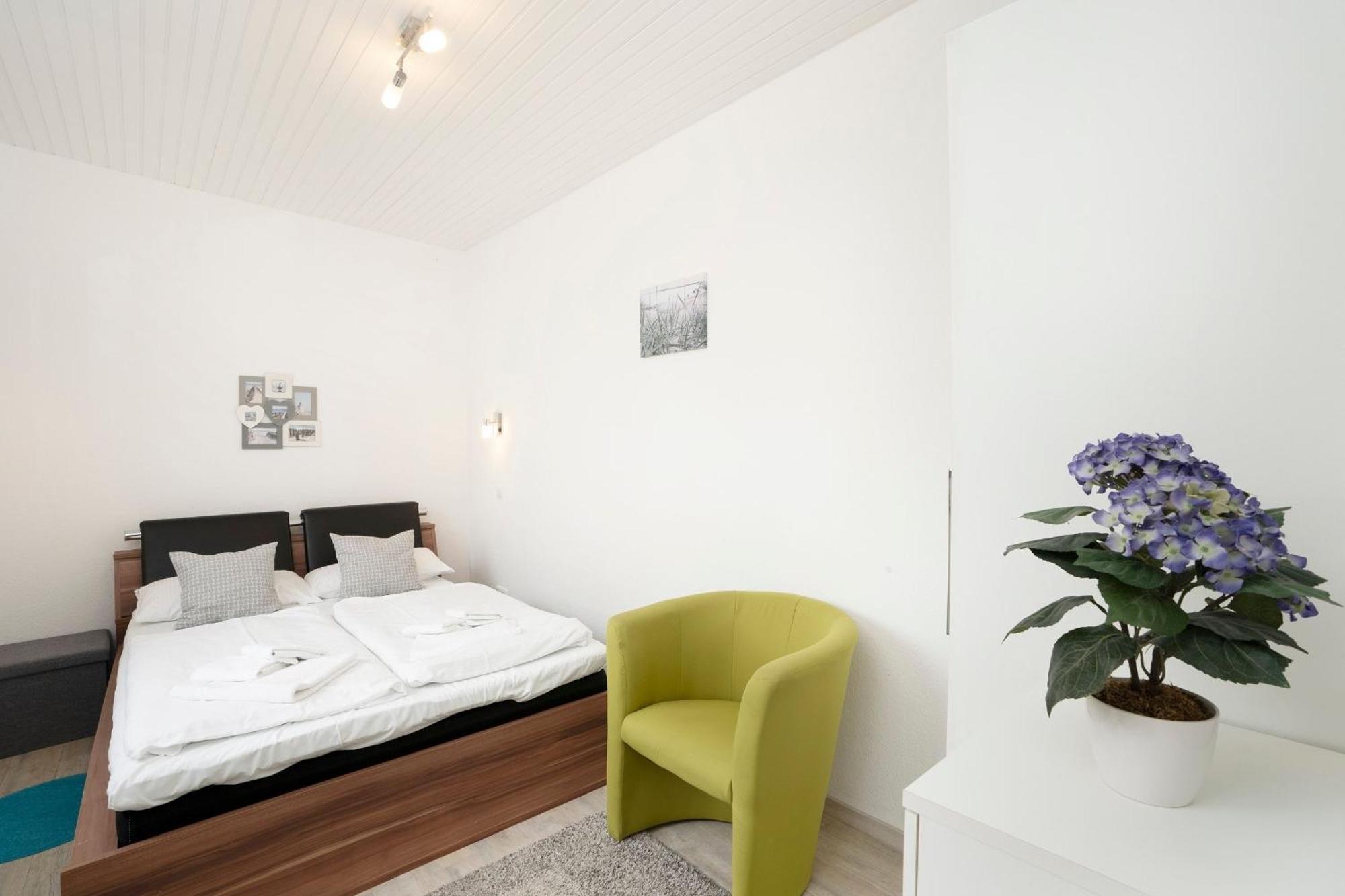 Appartamento Haus Waldfrieden Ferienhaeuschen Waldfrieden Haffkrug Esterno foto